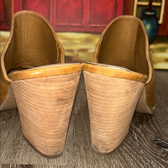 Abound Women's Brown Leather Mules - Picture 8 of 15